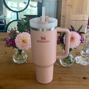 NEW, never used light pink STANLEY cup 40 oz